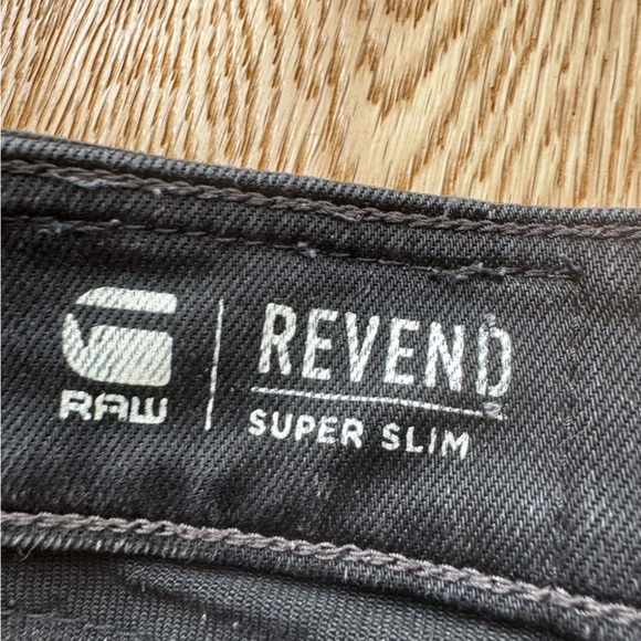 G-STAR RAW REVEND SUPER SLIM WASHED BLACK JEANS - 31 - Picture 4 of 15